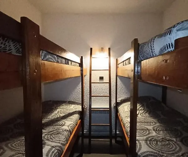 A Deux Pas Des Pistes * アラヌエ